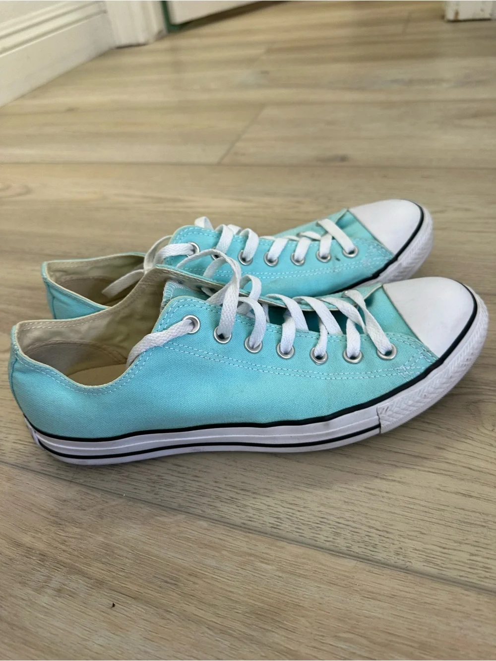 Converse Low Top Sneakers in Aqua Blue and White mens size 10 Womens size 12 - Picture 5 of 8